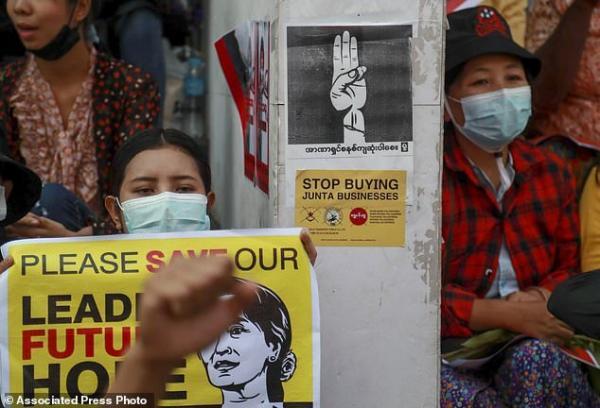 اعتراضات بیشتر در پی اعتصاب سراسری در میانمار