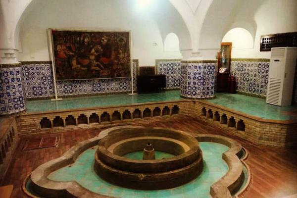 برگزاری نمایشگاه عکس های قاجاری از حرم مطهر رضوی در موزه گرمابه پهنه سمنان