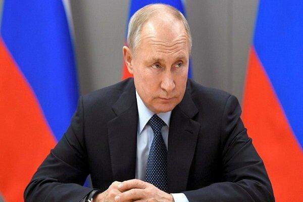 پوتین: صادرات حامل های انرژی روسیه به غرب کاهش می یابد