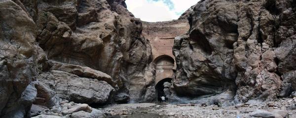 سد شاه عباسی در طبس، نازک ترین و قدیمی ترین سد قوسی دنیا