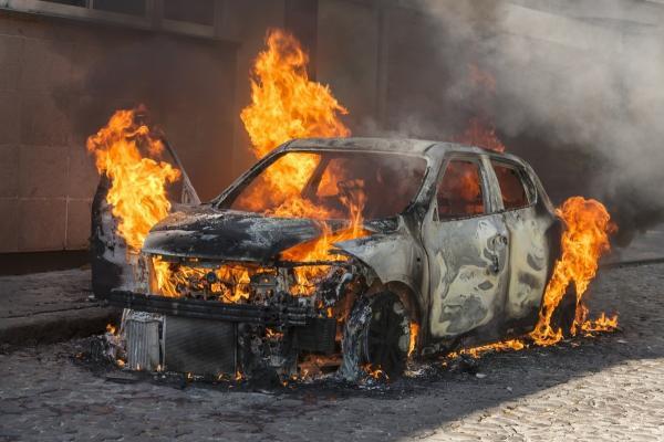 آتش سوزی خودروی مدیرعامل شرکت مس سونگون ورزقان